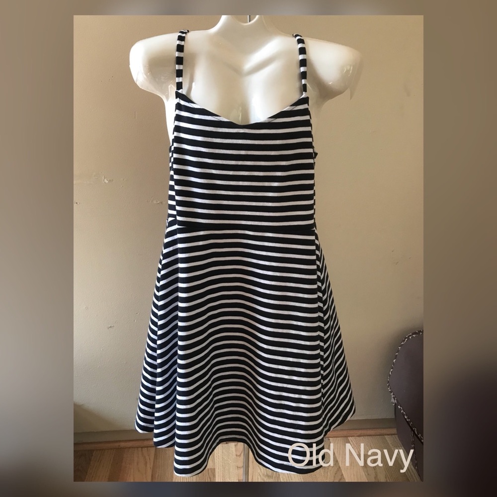 Old Navy B/W Summer Dress size L.